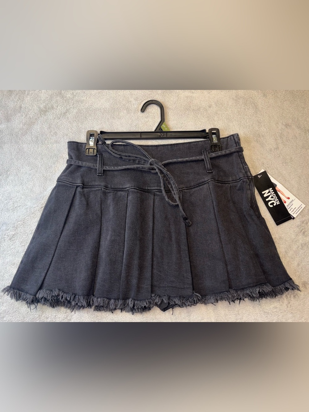 Madden NYC Jean material tie front black Skort Size Small (4-6) NWT side zip